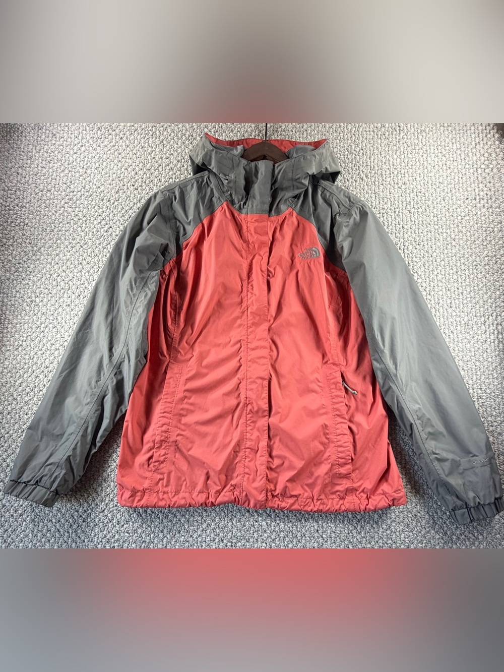 The North Face Resolve 2 Coral & Gray Lightweight Hooded Jacket Women’s Size M